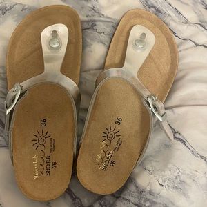 Silver flipflops/sandals